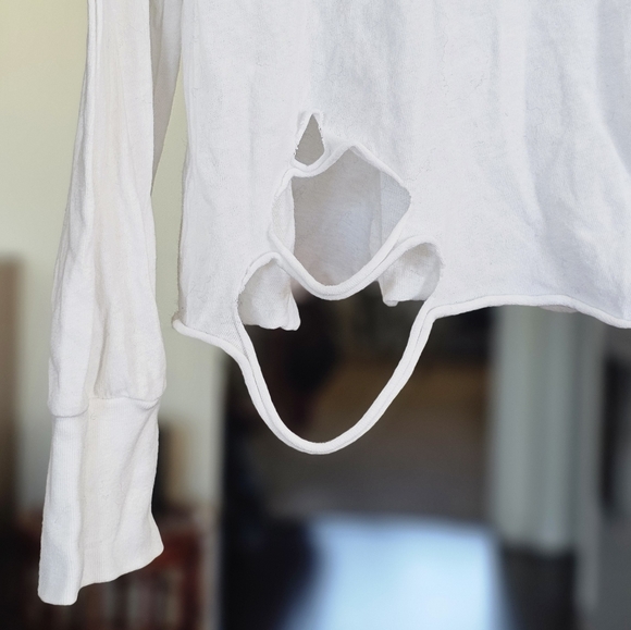 Wildfox "I Hope Ghosts Believe In Me" White Long Sleeve Tee - Picture 2 of 7